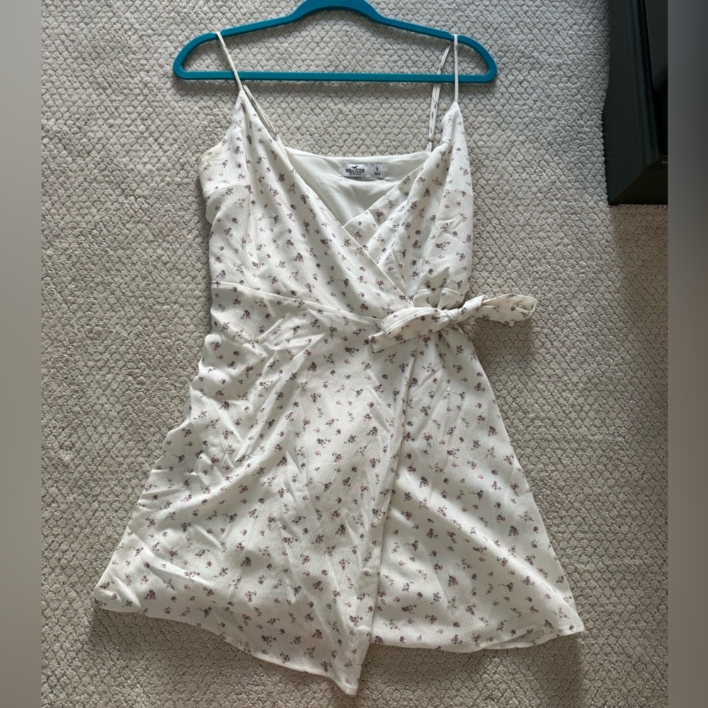 Hollister cottagecore flower print wrap dress